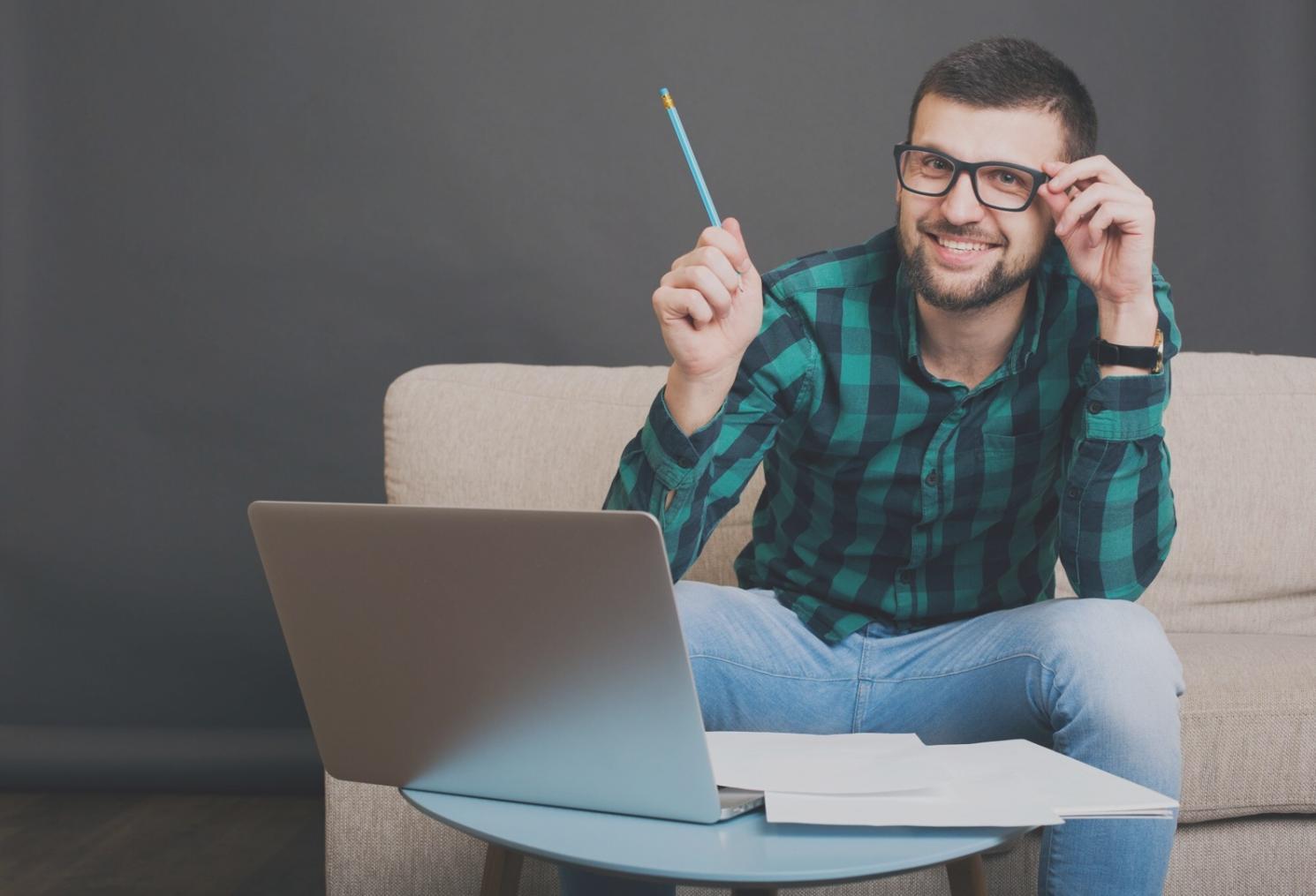 Detaillierte Finanzberichte und Analysetools